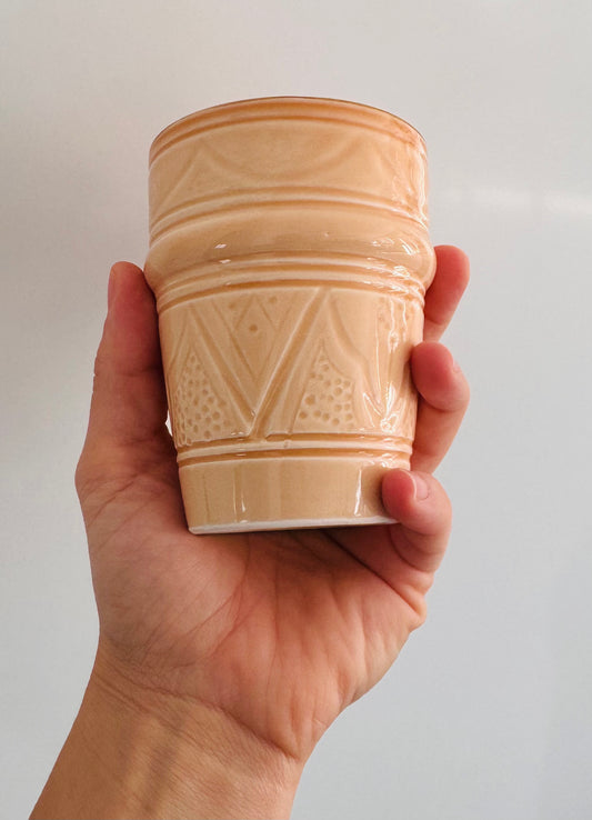 Mug artisanal avec bordure dorée