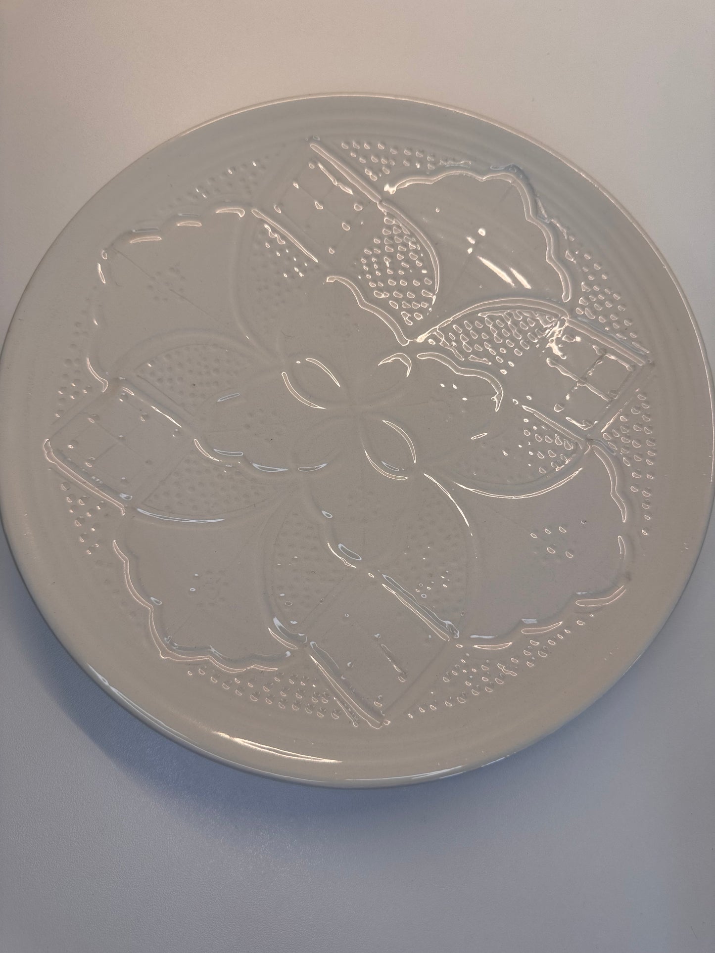 Assiette blanche ton sur ton – Collection Pure Artisan