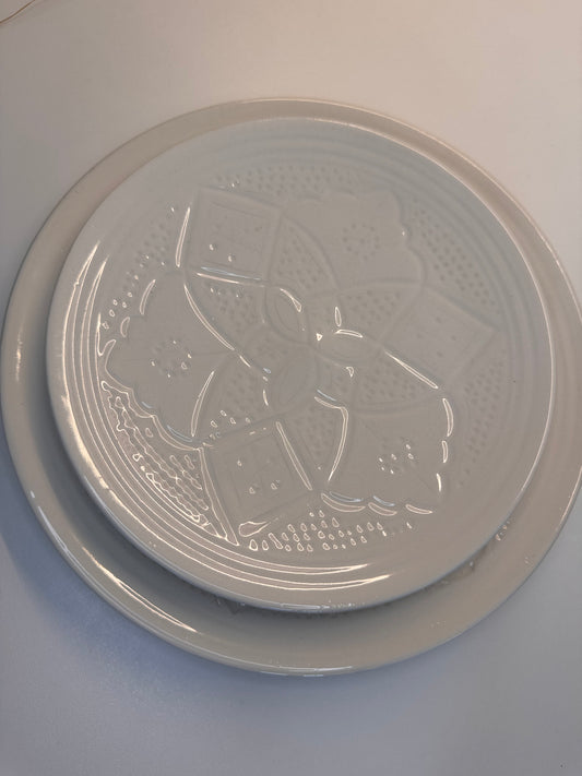 Assiette blanche ton sur ton – Collection Pure Artisan