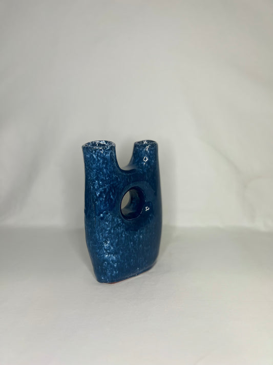 vase en céramique bleue -forme libre artisanale