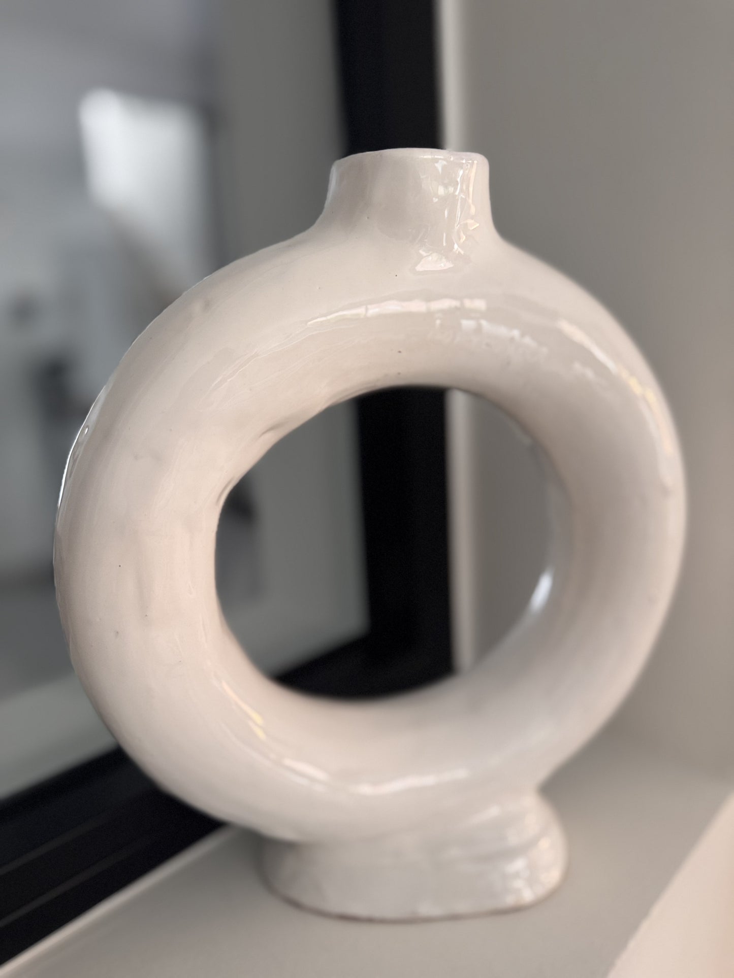 vase rond en céramique  artisanal blanc