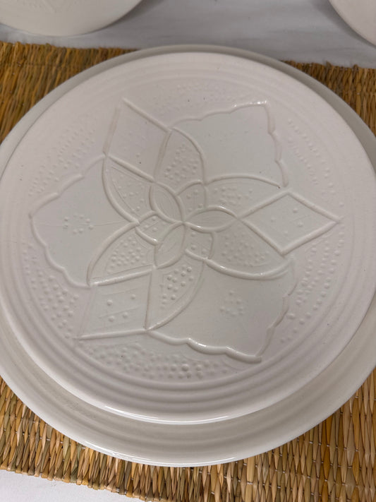 Assiette blanche ton sur ton – Collection Pure Artisan