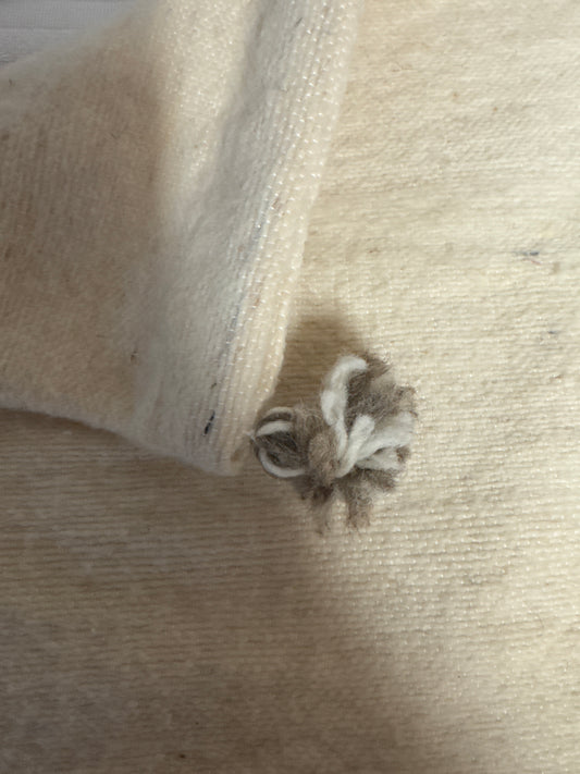 Coussins artisanaux en pure laine brute